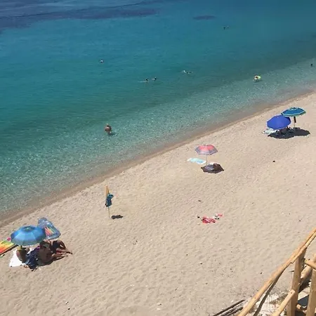 Appartamento Beachfront In *